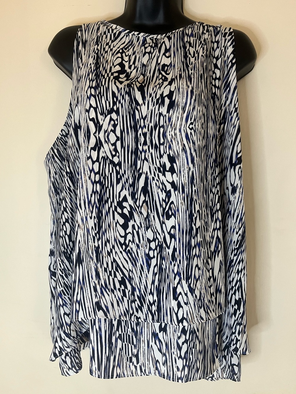 Paraphrase Sleeveless Blouse